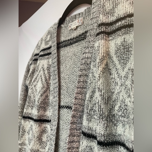 Knit sweater - Picture 2 of 4